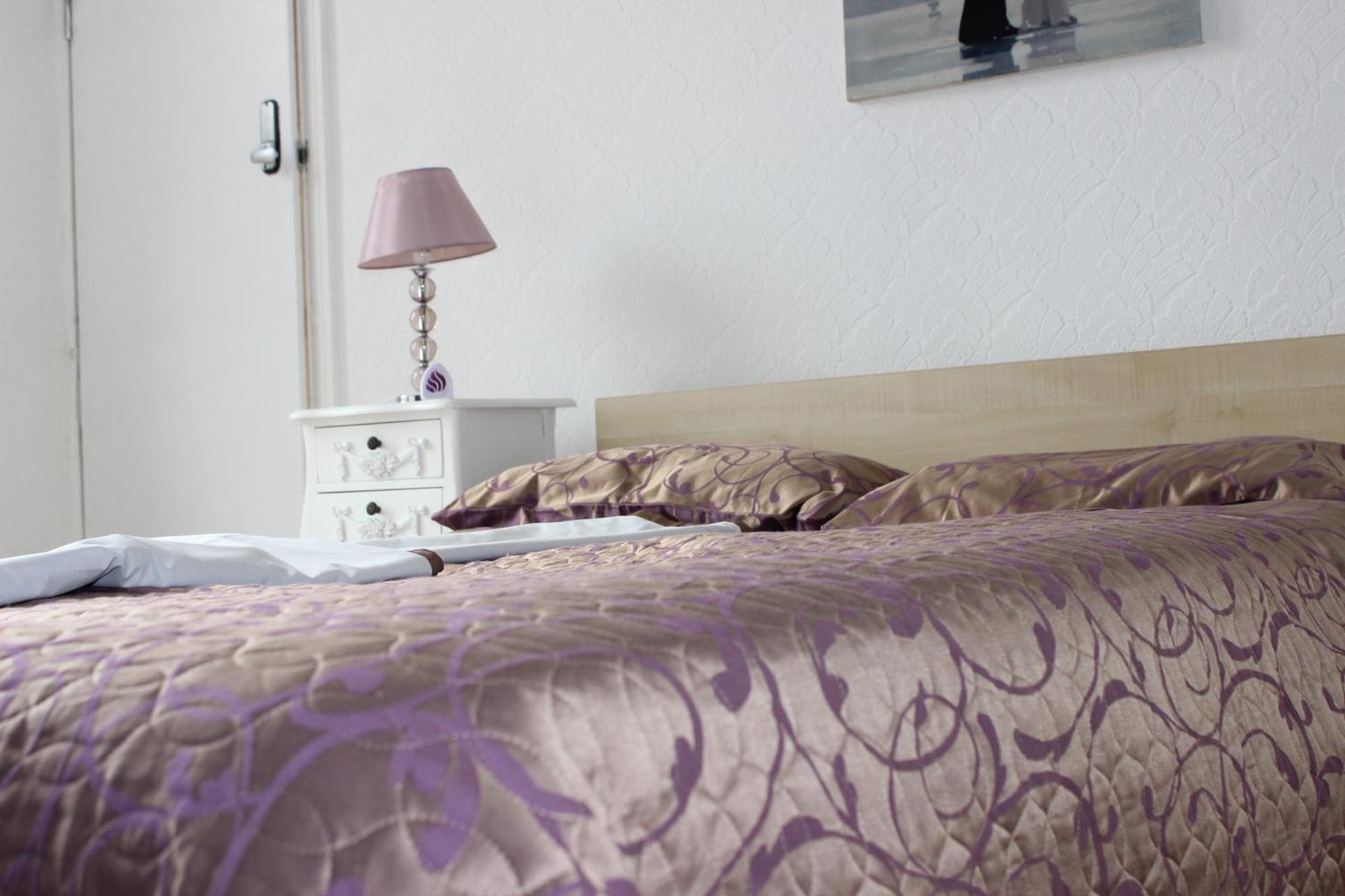 Mother-In-Law Guest House Hotel Leeds Leeds  Extérieur photo