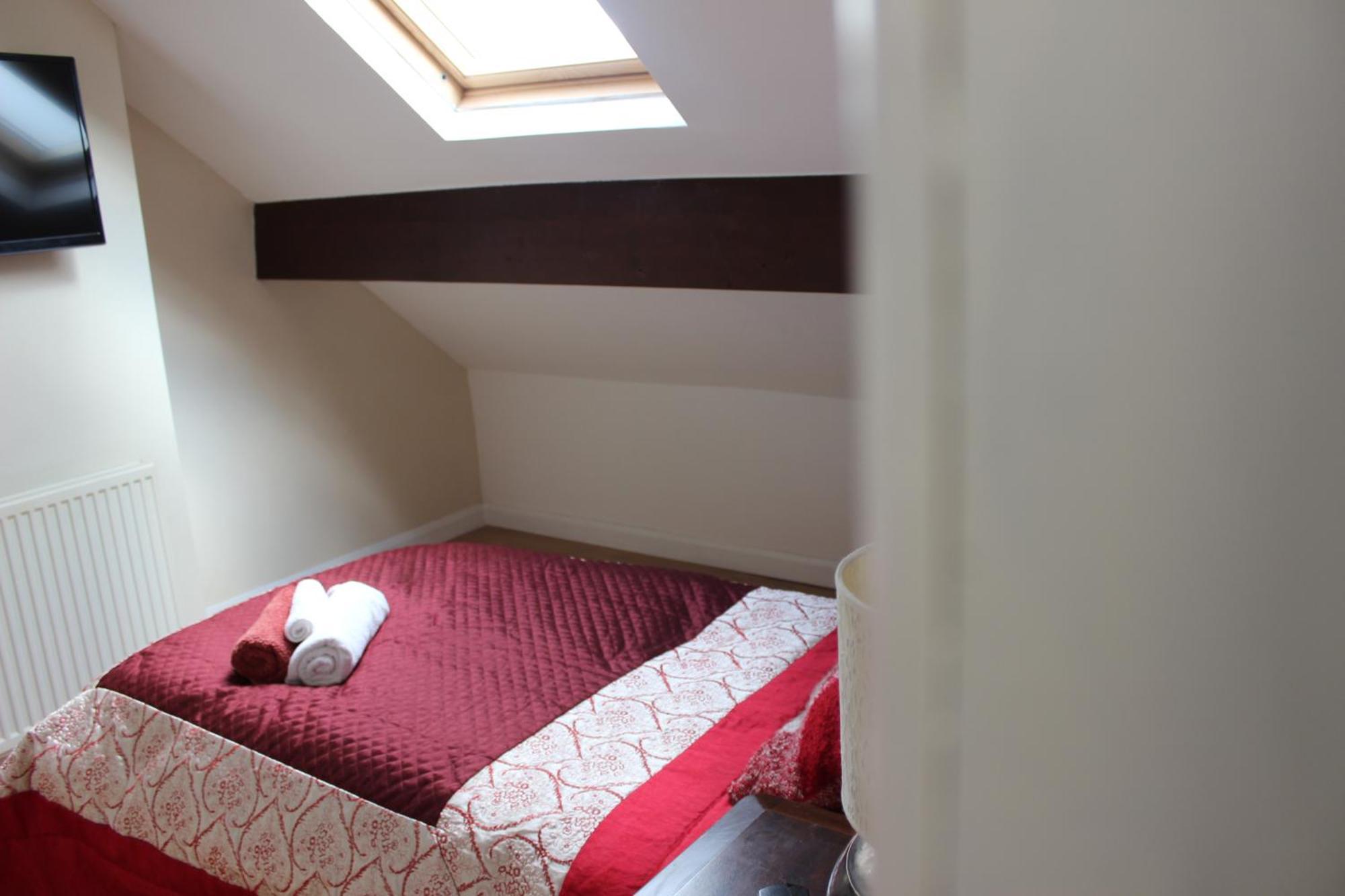 Mother-In-Law Guest House Hotel Leeds Leeds  Extérieur photo