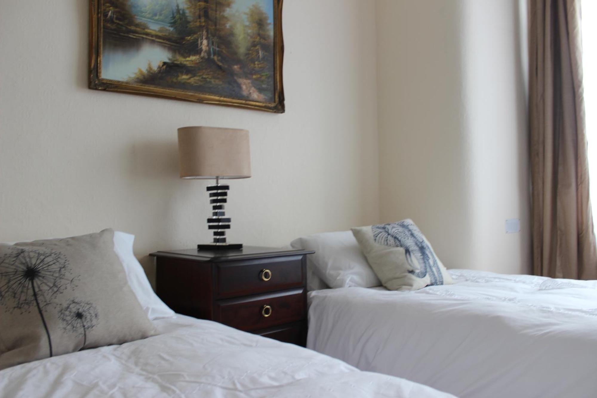 Mother-In-Law Guest House Hotel Leeds Leeds  Extérieur photo