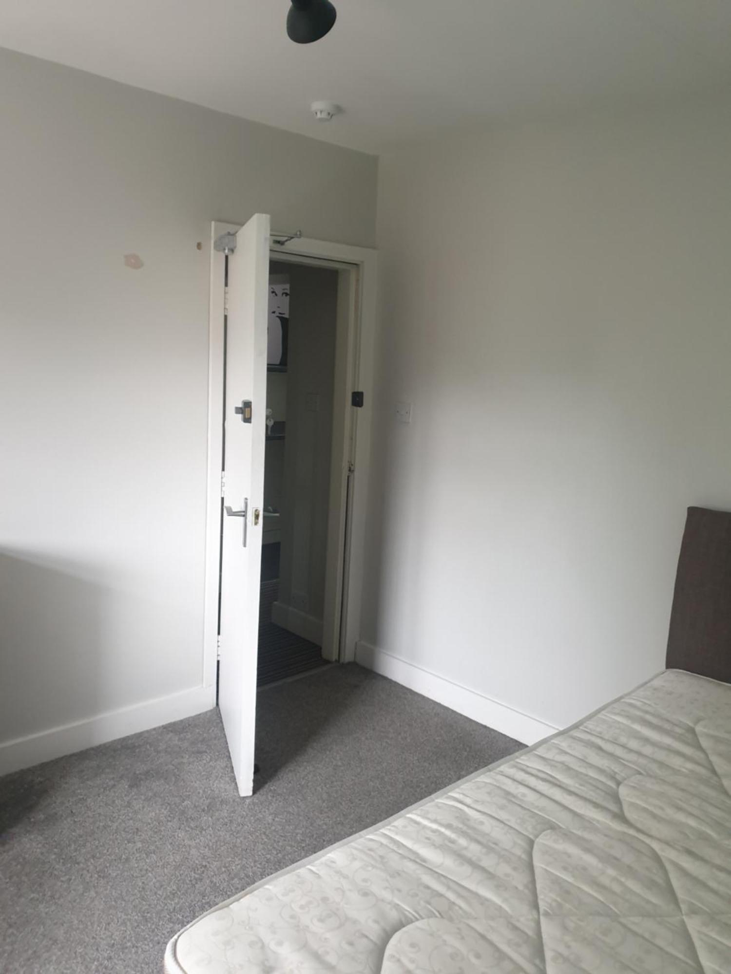 Mother-In-Law Guest House Hotel Leeds Leeds  Extérieur photo