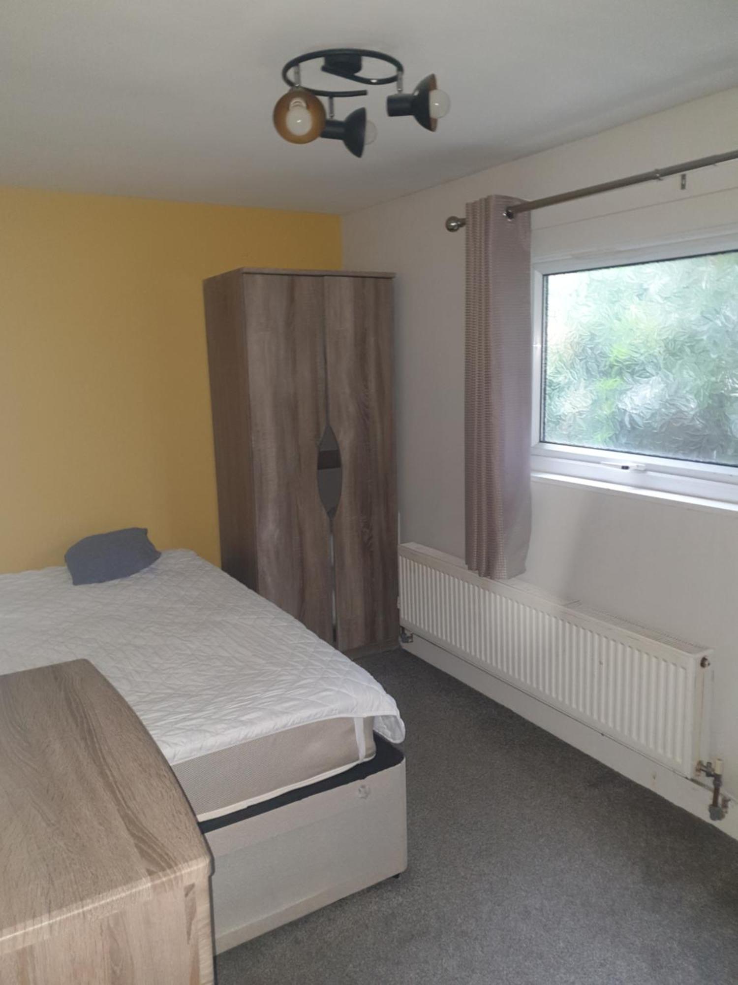 Mother-In-Law Guest House Hotel Leeds Leeds  Extérieur photo